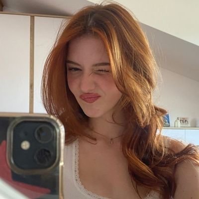 𝐛𝐢𝐚 |📖: Aliada do vilão Profile