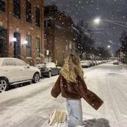 Uceeeaxal33778's profile picture. 