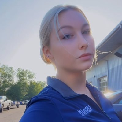 I love mostly outdoors for fun, like i love reading, listening to music and clubbing,I love dirt bike riding, snowboarding, taking my boat to the lake,❤️🥎〽️