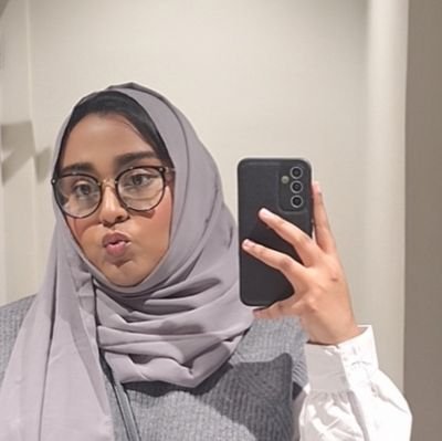 zahirazah_'s profile picture. 26