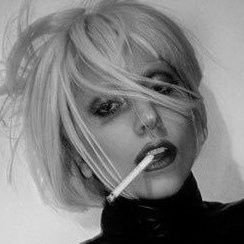 𝐍/𝐋: Ops! I did it again, I play with your heart.
𖥻 d/ela ; que les anneaux de saturne
m'expliquent comment ton sourire me
sort de i'orbite . . . Sabrina