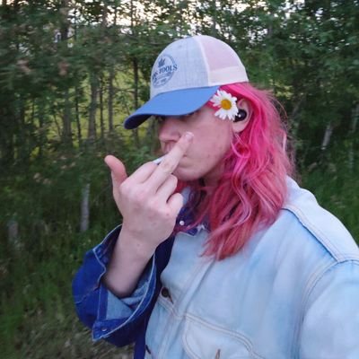multi level marketing apologist. partial loser. complete headcase. 21 y/o. 🇨🇦