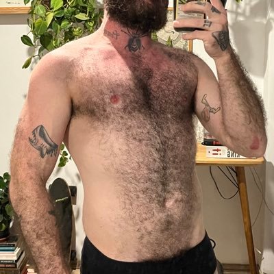 Baixinho e peludo - ⬇️ - fetichista collab DM - links abaixo