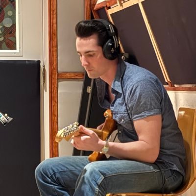 I play all the wrong notes as fast as I can’t.