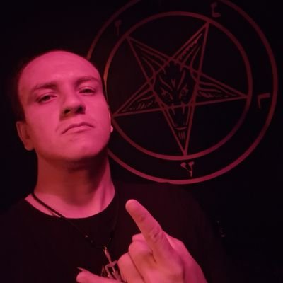 Soy el Dr. Abraxas, hago -trashart-, a algunos les gusta, a otros no creo.
Hail Satan.
Illustrator, artist.