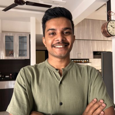 roar_hahaha's profile picture. और सब भूल गए
हर्फ़-ए-सदाकत लिखना
रह गया काम हमारा ही
बगावत लिखना

~हबीब जालिब