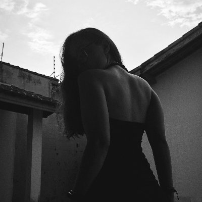 Jeszur_'s profile picture. "Eu sou a ressurreição e a vida. Aquele que crê em mim, ainda que morra, viverá; e quem vive e crê em mim não morrerá eternamente. Você crê nisso?"