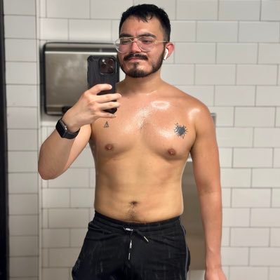 just your average, slutty, horror-obsessed homosexual 🤠