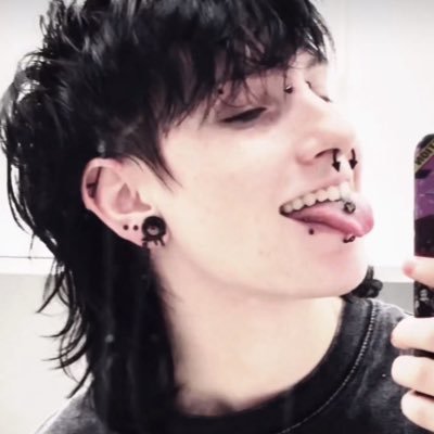 Teen_Trash15's profile picture. - 18 - I’m Just A Silly Little Guy -