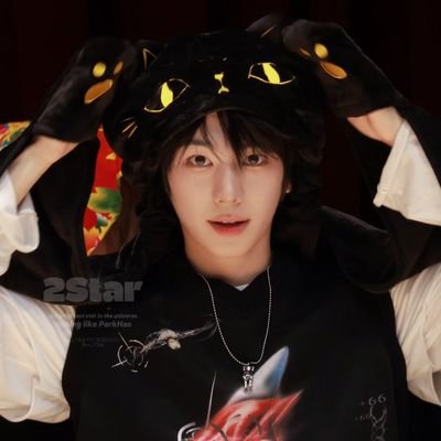 _liioraa's profile picture. nine or none