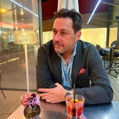 Non du Peuple (Cerf) Intervenant sur divers magazines et parfois vu en plateau.