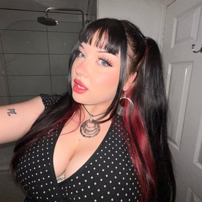 23, 🔞 your online gf :p @hollyphoebee I ONLY ANSWER ON MY SITES💓🍓