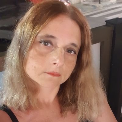 Non discutere mai con un idiota, ti trascina al suo livello e ti batte con l'esperienza(Oscar Wilde)
No zecche, no radical chic, no satanisti e anticristiani