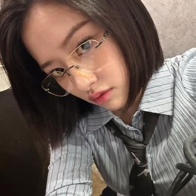 ajmcrw's profile picture. not affiliated with anyone | own world