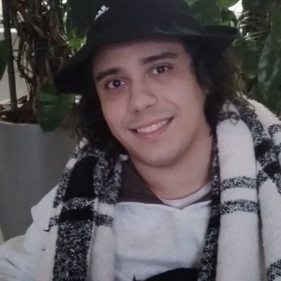 Pisciano, adoro ler um bom livro ir ao cinema sair com os amigos e ouvir música.
Esse cara sou eu.