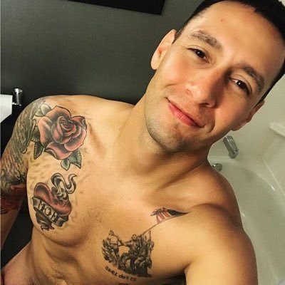 floresW52's profile picture. Give a try everything is possible 📲. Proudly to be Gay