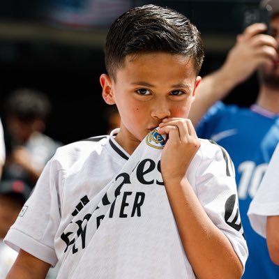 omod44's profile picture. ....................