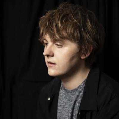 #Glasgow Singer - Songwriter and Musician. I don't easily get recognized in public 😅, I like it. New release ( #lewiscapaldi.lnk.to/#Reserved Acc. #NO #DMs