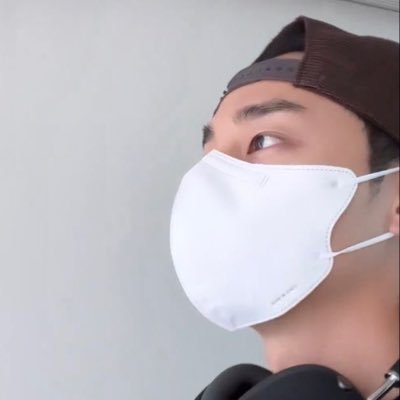 roy_yoo0807's profile picture. 매일 해주고 싶던 말, 말로 다 할 수 없었던 말 사랑한다