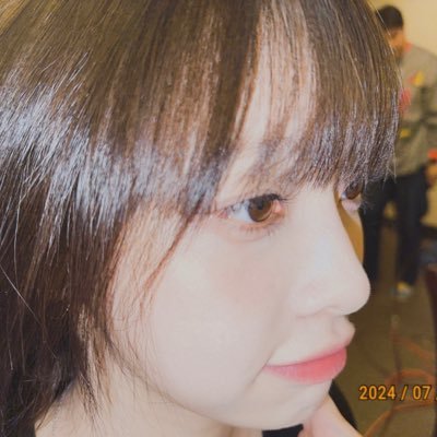 y0u_t_h's profile picture. 청춘은 섬광과도 같아서