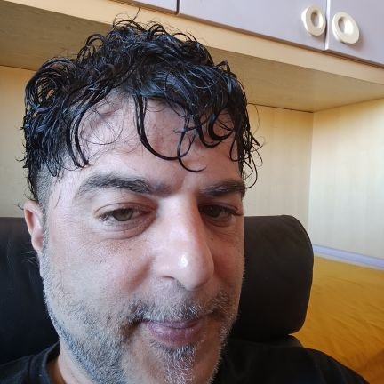 Roberto296002's profile picture. Intraprendente, spiritoso