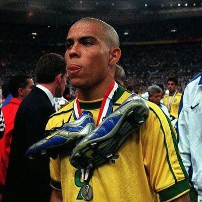 Ofondutrou's profile picture. ☔️☔️