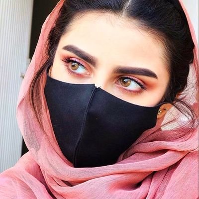 زه د هغو سلګونو افغانو ښځو غږ یم،چي خوبونه نه بلکي هدفونه لري