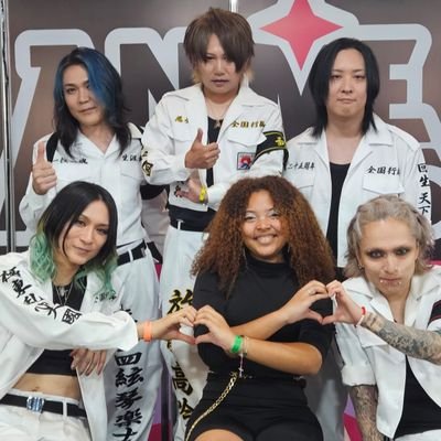 ▹Um preto insuportável que gosta de visual kei ¦ #V系  ナイトメア  ⇁LOVER and SCUM
 👑🦜🌸  🦉HITSUGI❤️咲人✨