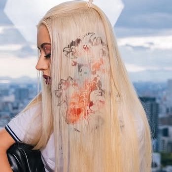 @BOTTLEBLONDEZ
