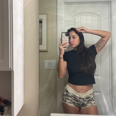 cravenrose1's profile picture. Am just a soul who's intentions are good