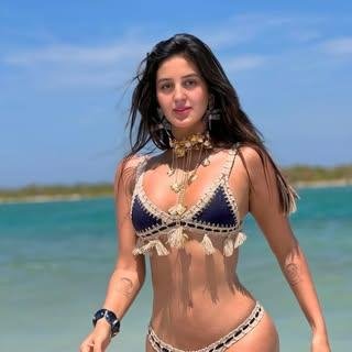 crazy_poojja's profile picture. Life is beautiful when you love yourself a little more everyday 😇