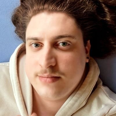 Tag_traum's profile picture. lvl 28 ⬆️ meist zu laut, denkt immer zweideutig. Ein Beschützer mit Glitzer drauf. Untalentierter Gamer, liebt Filme oft versaut und spielt gern mit🍆🍑👟🧦🦶