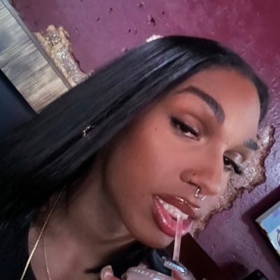 Cee ✰ Profile