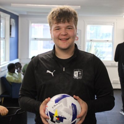 Videographer @BarrowAFC 📹| Freelance Commentator heard on @AFCFylde @BWFCAD | All views are my own