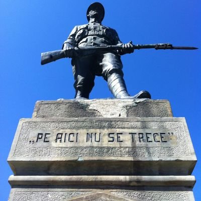 „Ca să ştii ce este un ideal trebuie să ai unul.“
(Tudor Muşatescu)