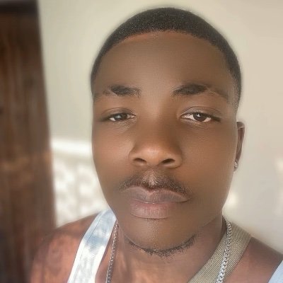 HlderIncio76414's profile picture. Coração grande, palavras sinceras. Entre o afeto e o pensamento, eu vivo. 🌙💭
#Carinhoso #Autêntico