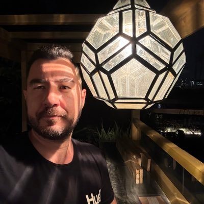 nandeskeredhomo's profile picture. 🇧🇷🏳️‍🌈Tokyoite. I silently judge people who misuse “literally”.