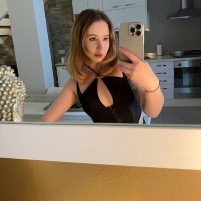 luh_gabee's profile picture. I've never thought that comfort and pleasure were the original purpose of life.