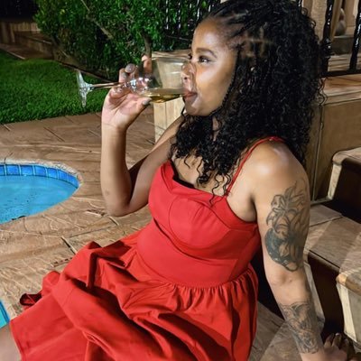 Xhosa. I teach English as a foreign language. I'm a Project Administrator. Interior Architect. Pisces. Just be nice to people bro!!! I.G Esethu_s_