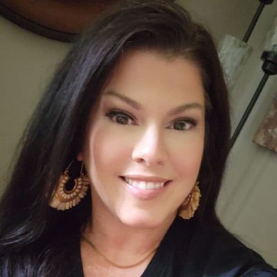 ♉️🤓💄Isaiah 41:10, ❤️📚 conservative, 🇺🇲 patriot, conspiracy theorist, everything is a psyop. Buckeyes 🏈 Steelers 🖤💛 America 1st, sovereign af 🇺🇸