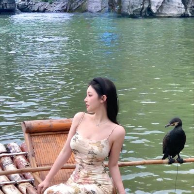 I like traveling and eating, and I want to meet interesting friends. If you are bored, please don't follow me.