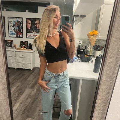KaylieAmelia06's profile picture. Part-time heartbreaker, full-time snack enthusiast. Swipe right if you can keep up with the banter and beat me at Call of Duty (good luck).
