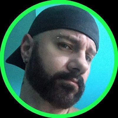 49 / 182 cm / Me fascinan los osos 🌈❤️🧸🔞. Horror fan. Constant reader🎈 / Comento libros y películas de 😨👻🎃🧟♂️