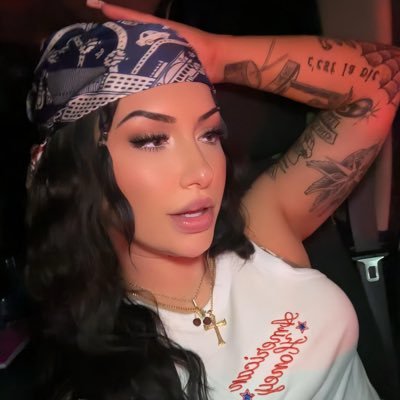 FinDom Goddess💰pay to speak. CLICK MEDIA ⤵️ 18+ follow my backup acc @Madssummers2020