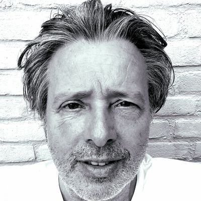 Storyteller: schrijver (56) boeken, tekenaar van portretten en createur van theaterproducties. Woordmagie/Beeldmagie. Docent BUas. NAH. insta: @johnvanierland