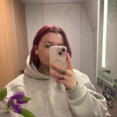 Ugly as a potato bag
Admin for EQUAL ESPORTS QUEENS @projectvgg
