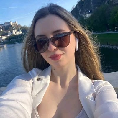 Natasha41448564's profile picture. business woman in UK