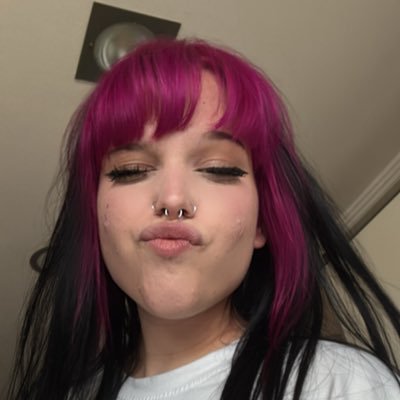 shittomatsu's profile picture. illustrator and tattoo artist locked in a cafeteria. i try my best.