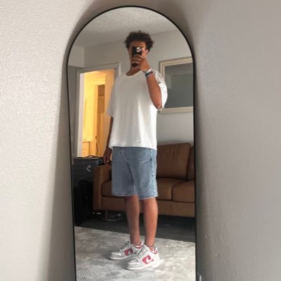 jdeazy7_'s profile picture. howdy! wanna talk about Jesus?