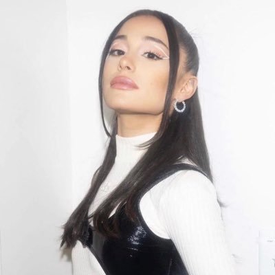 i’m a girl w a whole lot of baggage ||fan account ᵞᴱᴱ||